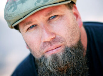 0808_hbkp_03_z2Bthe_editor_eric_ellis2B