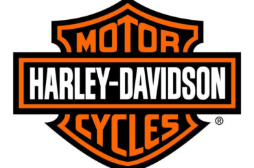1101_hbkp_01_z2Bnew_harley_davidson_blackline_is_softail_stripped_to_the_core2Bhd_logo