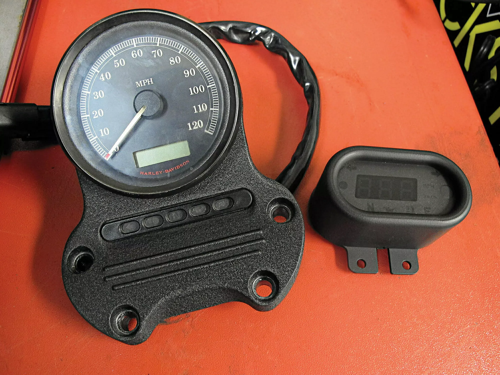 harley davidson iron 883 digital speedometer