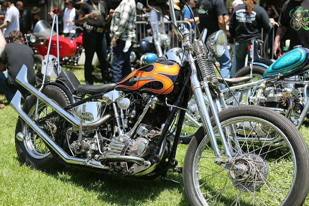 knucklehead chopper with flame gas tank