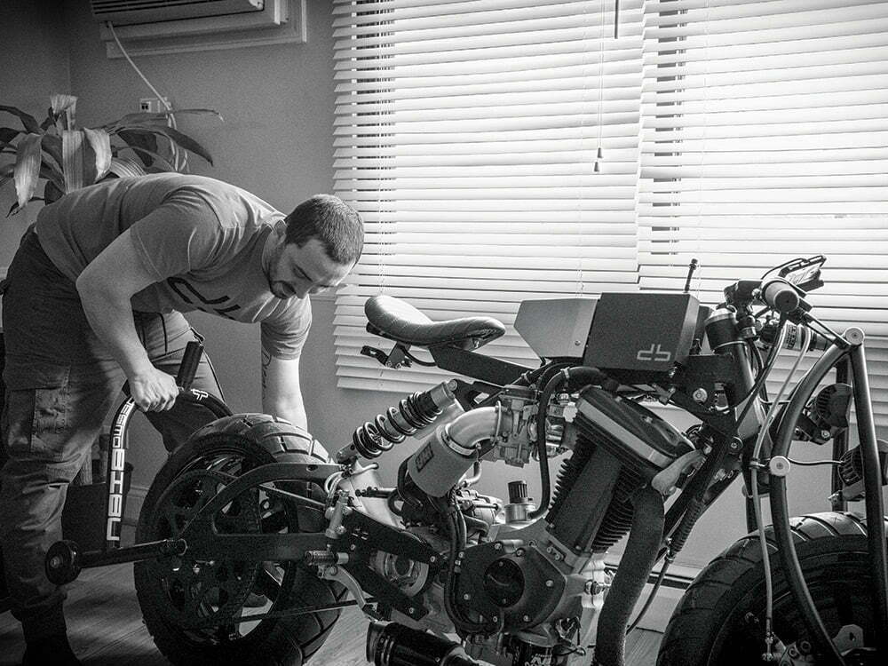 Alex Maslin’s Apartment-Built Buell Blast | Hot Bike Magazine