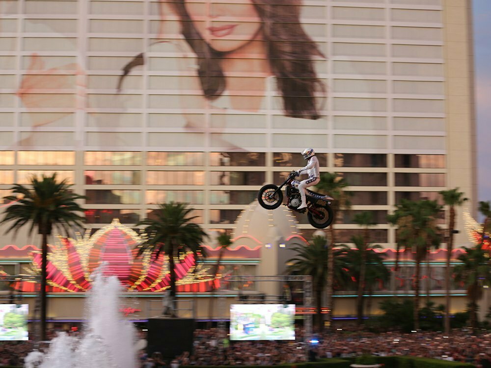 Travis Pastrana motorcycle jumping Ceasars Palace Fountain