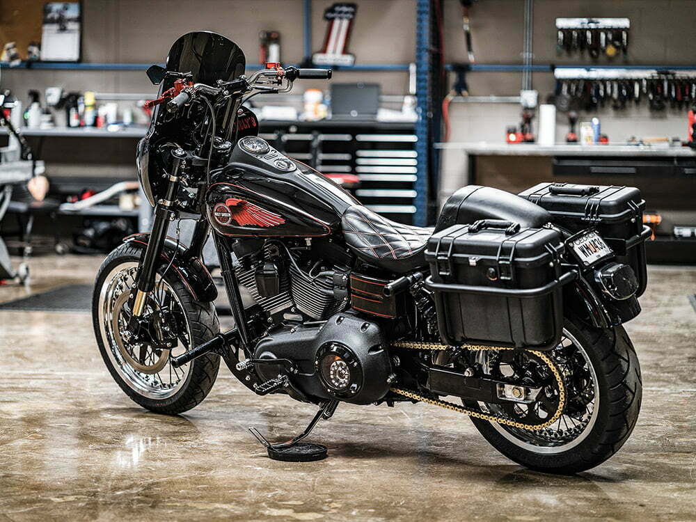 Black Harley-Davidson Dyna