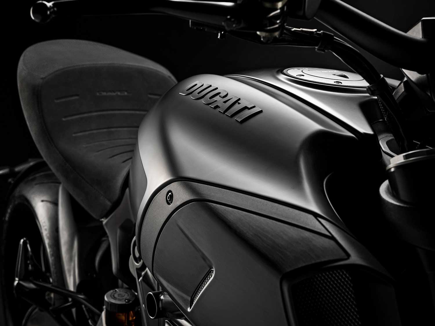 “Dark Stealth” essentially means matte black for the main frame, with other components sporting different black finishes on the standard 1260 model.