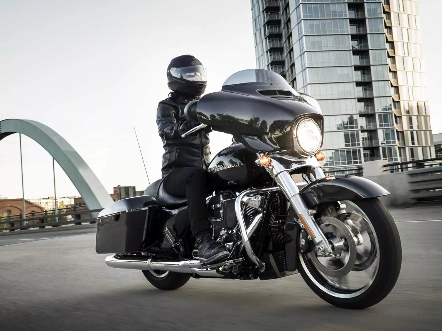 The Street Glide has been a chart-topper for years, but challengers to its throne are starting to stack up. Take a look at some other bagger options below.