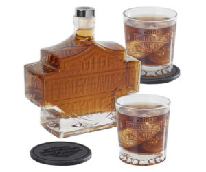 01-harley-davidson-whiskey-decanter-set