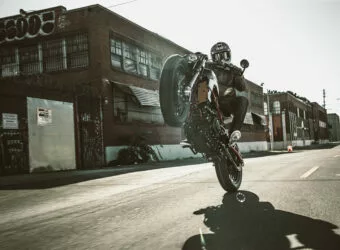 03-indian-motorcycle-ftr1200-wheelie