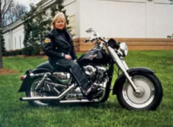 0706_hbkp_08_pl1998_harley_davidson_sportster_1200_customowner_ride
