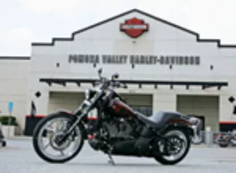 0808_hbkp_00_pl12006_Harley-Davidson_Night_TrainBlacked_Out