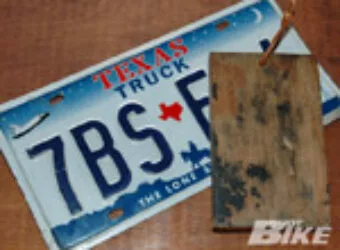 1012_hbkp_plkickstand_puck_with_texas_carriertexas_plate_plywood