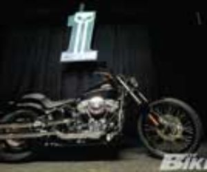 1106-hbkp-plhd-blackline-softail-launch-in-nycvivid-black-side-view
