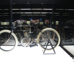 1301-hbkp-01-oharley-davidson-museumbike-display_1