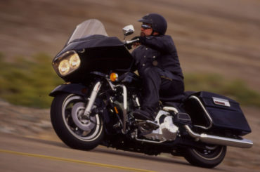 1999-harley-davidson-road-glide-review-action