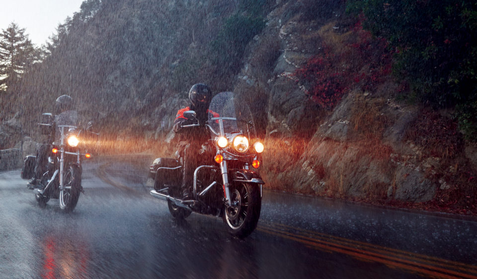 h-d_rainsuits_action-2-960x561.jpg