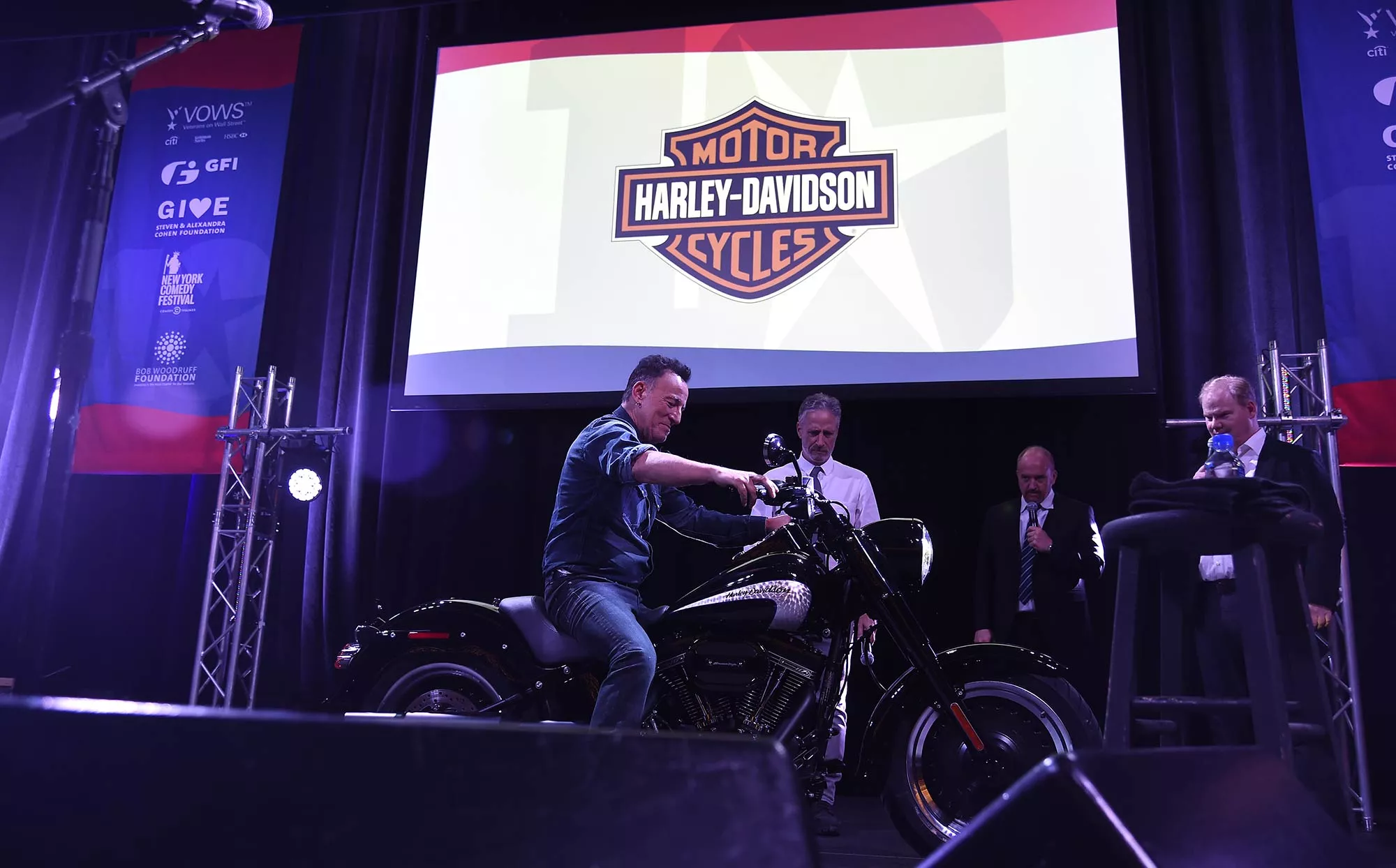 Springstein rode a Harley on stage at the Stand Up For Heroes benefit in 2016.