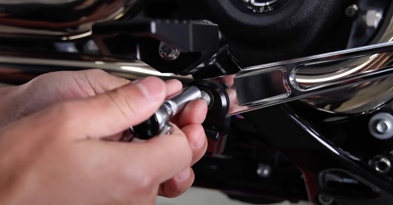 Thrashin’ Supply's Adjustable Brake Setup for M8 Softail | Hot Bike ...