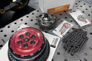 HBWEB-CLUTCH_ISSUE1-02