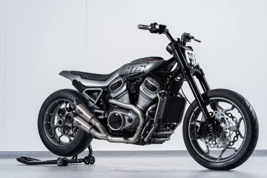 ハーレーダビッドソン Italian Bad Boys Garage's custom 2022 Harley-Davidson Nightster