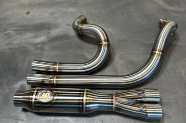 HPi-Softail-FXLRST-Exhaust-02