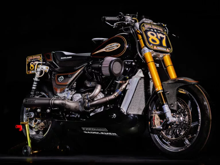 Saddlemen FXR-R: The Air-Cooled Super Hooligan Race Bike | Hot