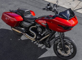 CarbonFiber-CompleteKit-2024-Street-Glide-Road-Glide-2025-2026_install-web2_1800x copy