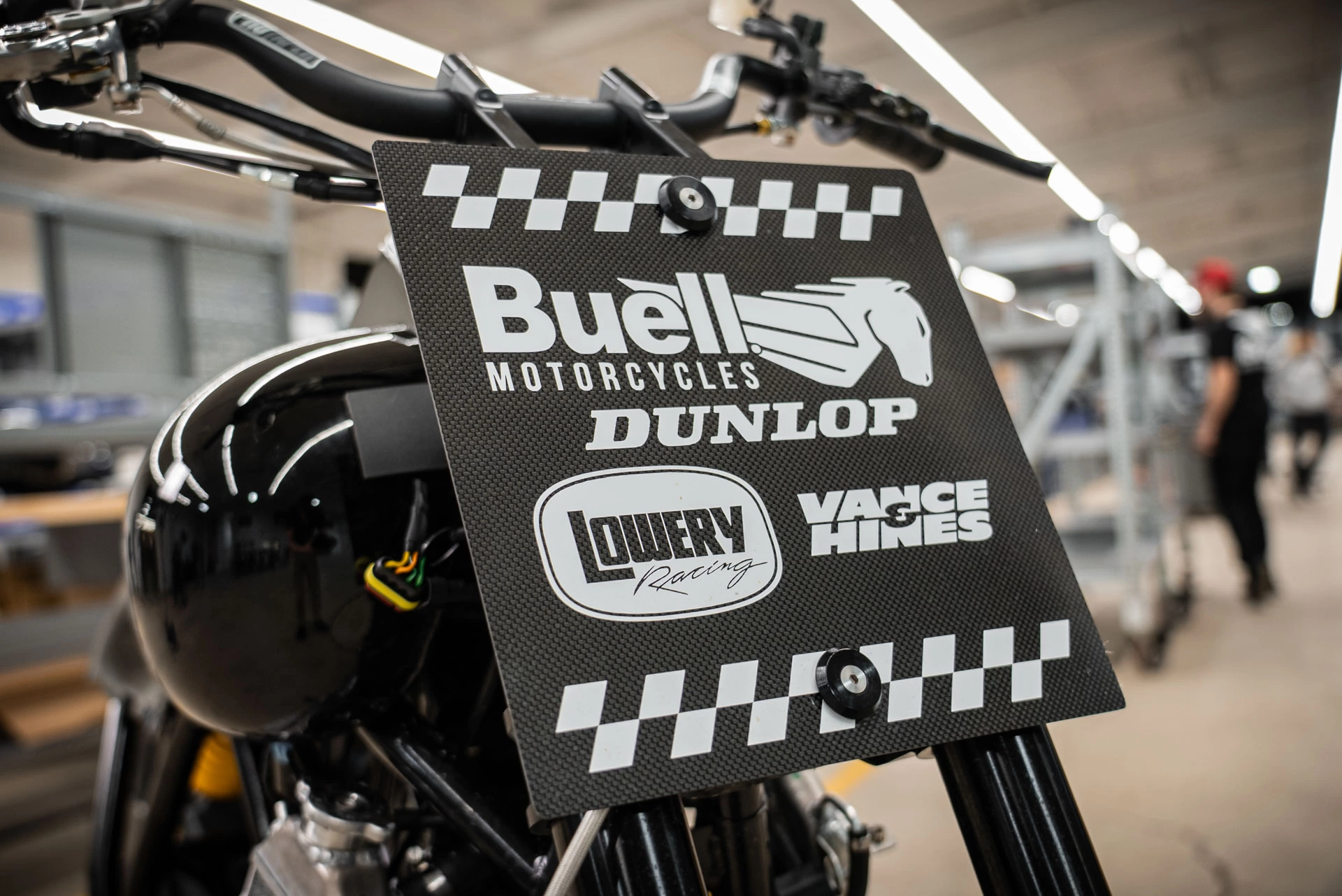BUELL SUPER CRUISER CUSTOM TRACKER 04
