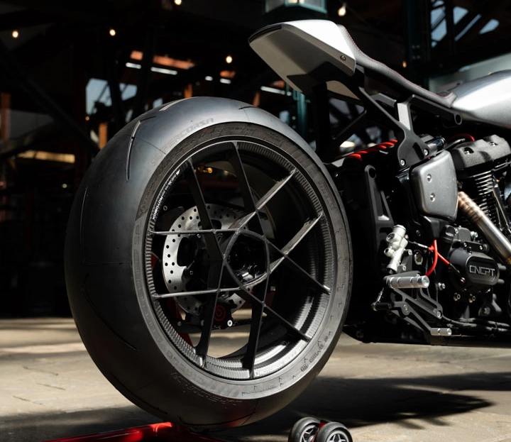 CNCPT MOTO HARLEY SOFTAIL CAFE RACER05